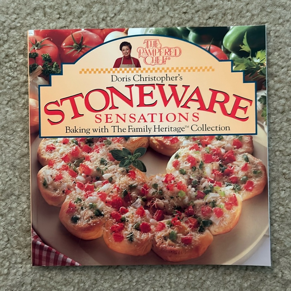 Pampered Chef Stoneware Sensations Cookbook. Q 060705